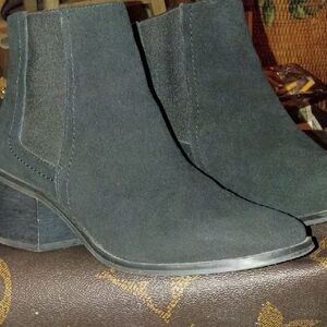 Classic SPLENDID Women's Suede Chelsea Ankle Boots - Black